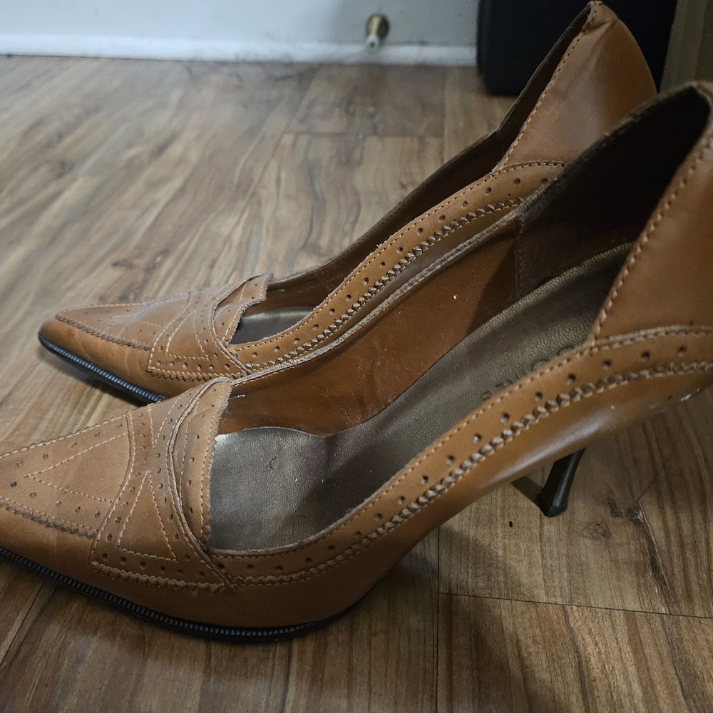 BCBG Shoes π - Picture 3 of 4